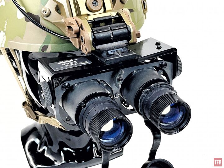 Friday Night Lights: Dual Tube Spotlight – AN/PVS-5 | thefirearmblog.com