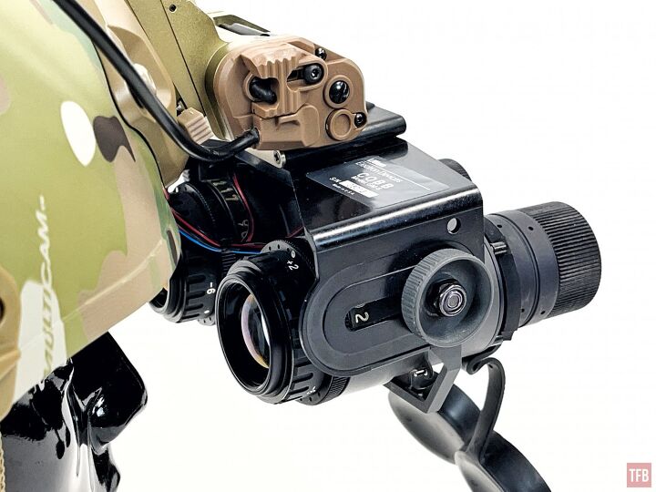 Friday Night Lights: Dual Tube Spotlight – AN/PVS-5 | thefirearmblog.com