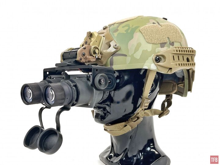 Friday Night Lights: Dual Tube Spotlight – AN/PVS-5 | thefirearmblog.com