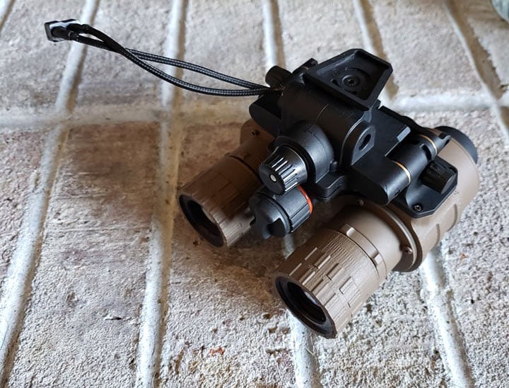 Friday Night Lights: Dual Tube Spotlight – AN/PVS-5 | thefirearmblog.com