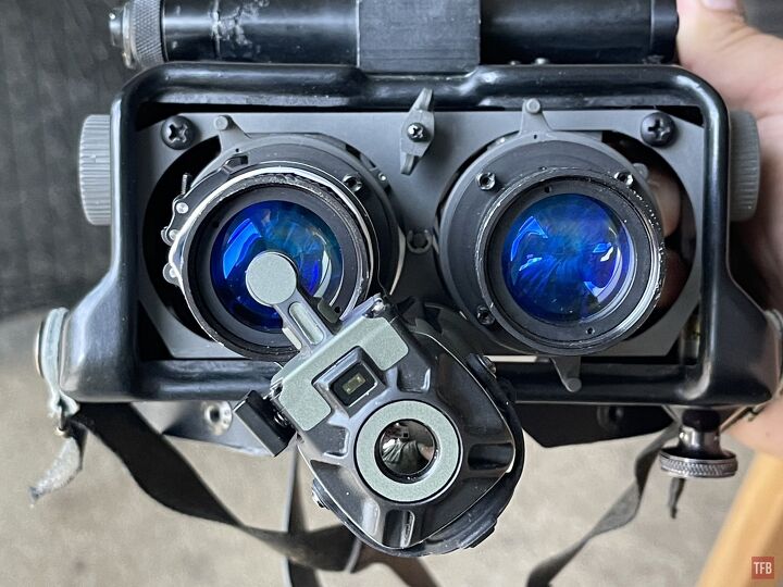 Friday Night Lights: Dual Tube Spotlight – AN/PVS-5 | thefirearmblog.com