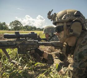 POTD: M27 Infantry Automatic Rifle in Amphibious Assault