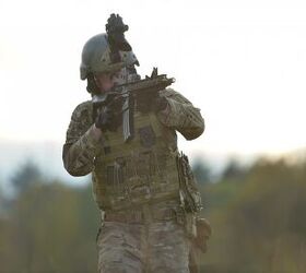 potd green beret with machine gun