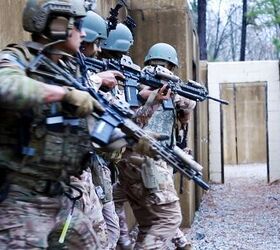 POTD: Green Berets and Royal Saudi Special Security Forces