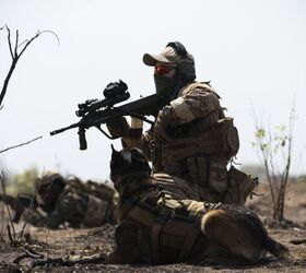 POTD: Austrian Soldiers in Ghana – Steyr AUG