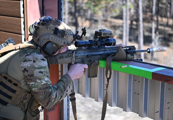 Competitive Scaring POTD: FN SCAR in USASOC International Sniper Competition ...