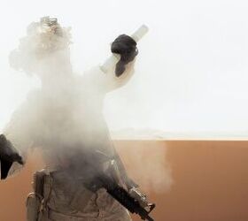 POTD: US Marines with White Star Parachute