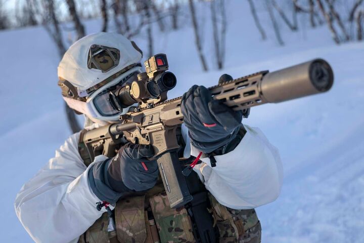 POTD: Britain's Commandos New L403A1 in Winter – Knight's KS-1 Rifle ...