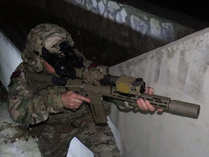 POTD: Britain's Commandos New L403A1 in Winter – Knight's KS-1 Rifle ...