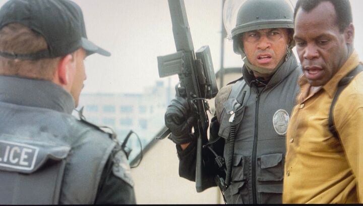 LS45 on HK91 in Predator 2. Screenshot from Predator 2.