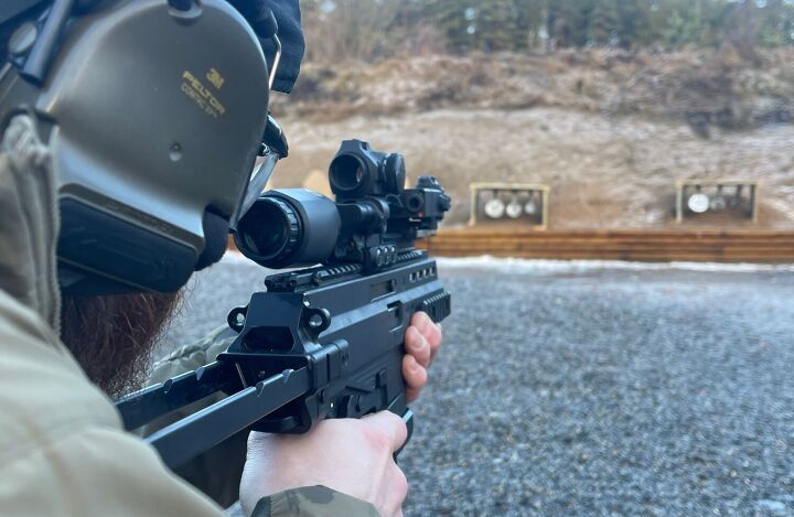 POTD: B&T APC9 SBR With Spuhr RDF Aimpoint Mount | thefirearmblog.com