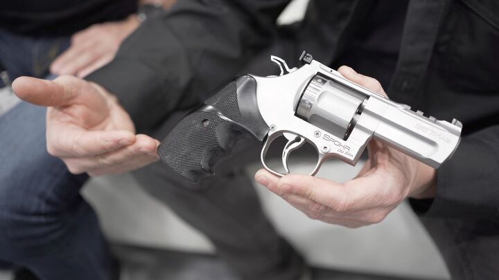 tfb review spohr club 3 0 revolver big engineering compact ish size, Thomas Spohr personally showing us the Club 3 0 at IWA