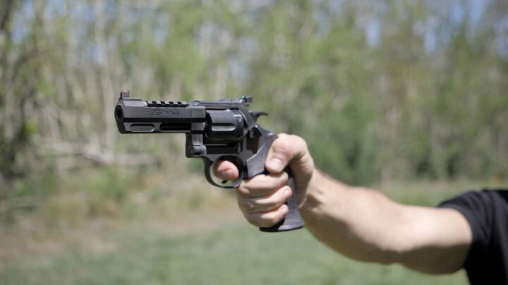tfb review spohr club 3 0 revolver big engineering compact ish size, A PVD black Spohr revolver