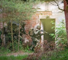 potd korps mariniers in old soviet union army base