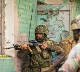 potd korps mariniers in old soviet union army base, Korps Mariniers In Old Soviet Union Army Base