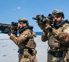POTD: Italian Marines with Beretta ARX160 and HK MP5 In Action