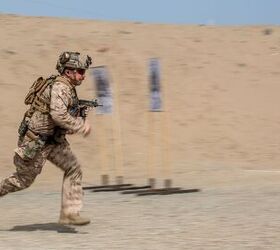 potd-u-s-marines-with-peruvian-uzi-submachine-guns.jpg