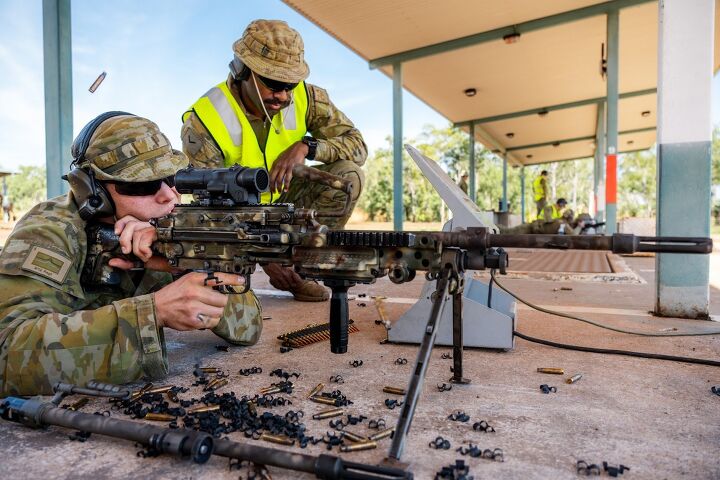 potd defence australia f89 minimi light support weapon