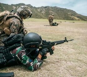 POTD: Indonesian Marine Shooting a PINDAD