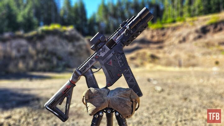 Vector R4 Rifle Hand Gaurd TFB Review: Strike Industries Vector Handguard | thefirearmblog.com