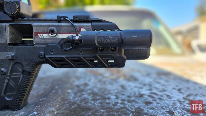 Vector R4 Rifle Hand Gaurd TFB Review: Strike Industries Vector Handguard | thefirearmblog.com