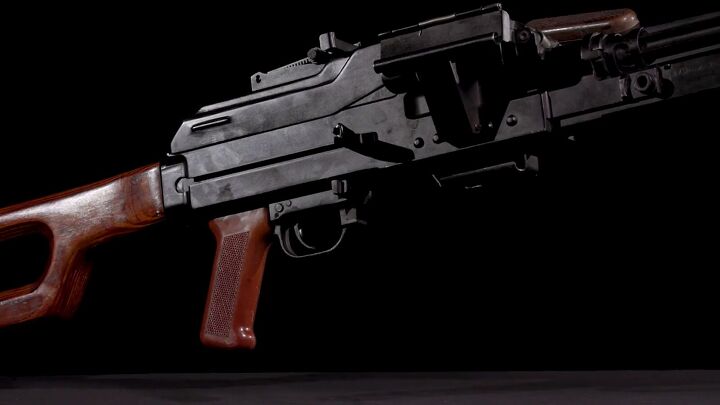 Milled receiver of the PK prototype. The machine gun is from the collection of the Artillery Museum in Saint Petersburg.