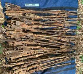 Ukraine's Border Guards Discover WW1 Weapons Cache