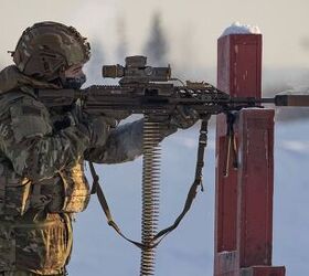 SIG Sauer XM250 undergoing cold weather testing, 2024 (US Army/Sebastian Saarloos)