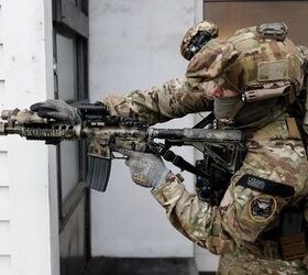 POTD: Norwegian Special Operations Commandos With Colt Canada C8s