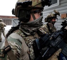 アメリカ軍 POTD: Norwegian Special Operations Commandos With Colt Canada C8s