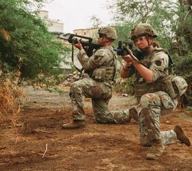 POTD: French FAMAS - U.S. Forces In CQB