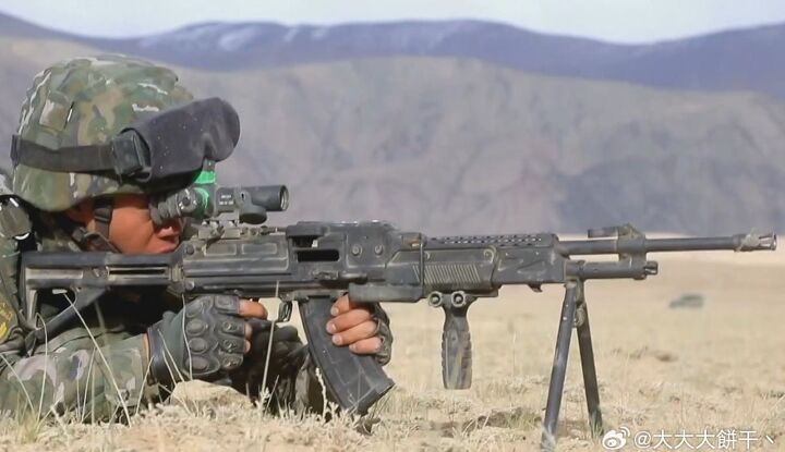the chinese qjb 201 light machine gun