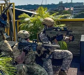 POTD: U.S. Navy SEALs Train with Indian MARCOS