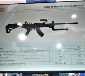 vietnam defence expo 2024 negev machinegun chambered for 7 62x39, The specifications of the STrL 762VN Photo by V ng H i