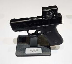 [SHOT 2025] Glock Debuts Aimpoint Combo Pistols, New Pistol Light