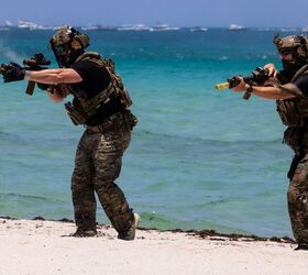 POTD: U.S. Army Special Forces Storm Miami Beach | thefirearmblog.com