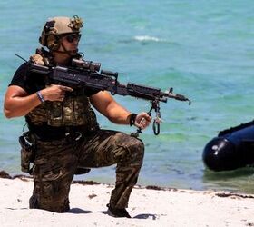 POTD: U.S. Army Special Forces Storm Miami Beach | thefirearmblog.com