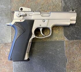 Guns of the Decades - 1990s: Smith & Wesson 4006. A Gun Lost to