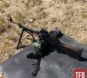 chinese export cs lm4 7 62x51mm type 80 machine gun, Yugoslavian M84 copy of the PKM Photo by Lynndon Schooler