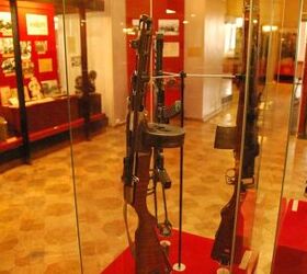 lad 7 62x25 belt fed submachine gun, PPSH41 and PPS43 7 62x25 submachine guns Photo by Lynndon Schooler