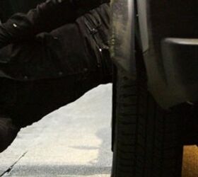 Hunt firing the Glock 17 during a car chase