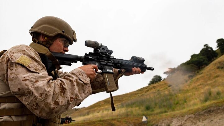 potd the 11 m27 reconnaissance weapons kit us recon marines