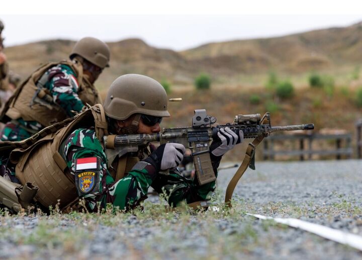 potd the 11 m27 reconnaissance weapons kit us recon marines