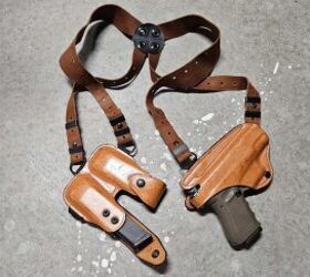 Bianchi shoulder holster with Glock 19