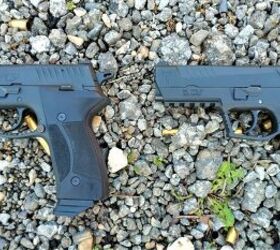 Two generations of “Vampir” pistol, Gen 2 is on the right side