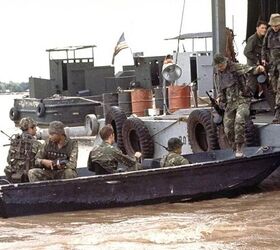 china lake the secret grenade launcher of the vietnam war, SEAL team with a China Lake and Stoner light machine guns Photo credit Unknown