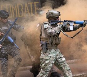 POTD: Panamanian Forces Train with Navy SEALs and Green Berets