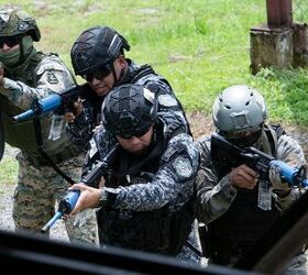 potd panamanian forces train with navy seals and green berets