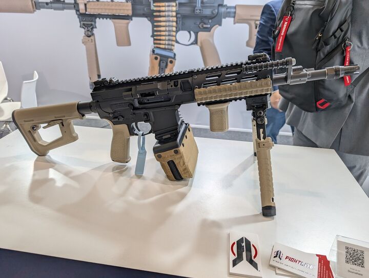 dsei 2025 fightlite showcase their new dfx amg 3 machine guns