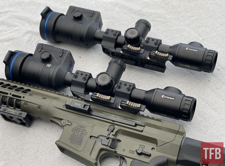 Spuhr QD in 30mm, so I can change between my thermal and normal day optic in a fast and reliable way.